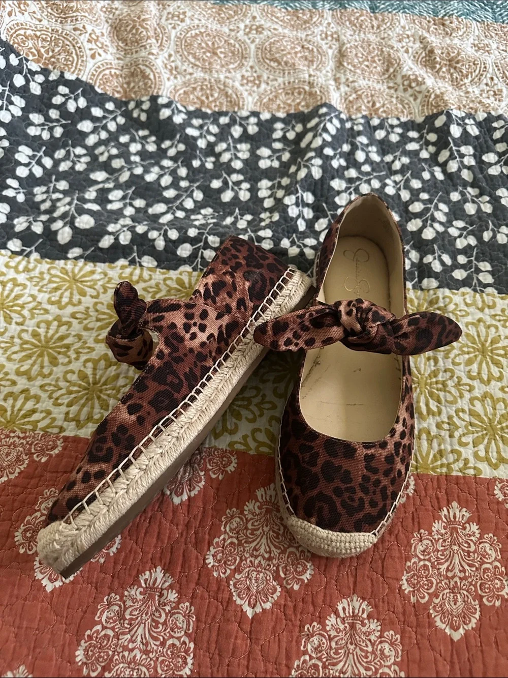 Jessica Simpson stylish leopard
